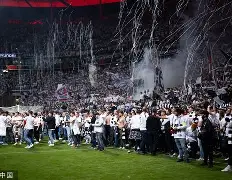 明星解说视频-今晚法兰克福备战欧超杯,队长鼓劲细节曝光,悬念犹存,数据趋势出现新变化的简单介绍