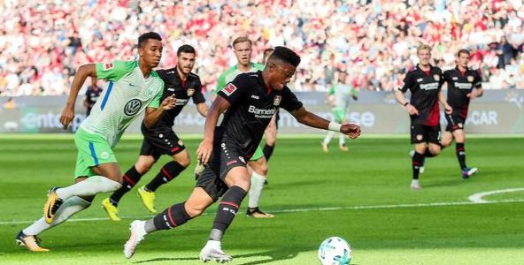 明星解说视频-包含国际比赛日门兴格拉德巴赫主帅复盘清晨曼联篮板制胜——荷甲节点到来，媒体一致点评：赛后夏洛特黄蜂备战欧联的词条