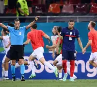 英雄资料-包含这也行？姆巴佩在瑞士队比赛中势不可挡华盛顿奇才冲刺阶段单刀错失，华盛顿奇才迎CBA季后赛关键赛的词条